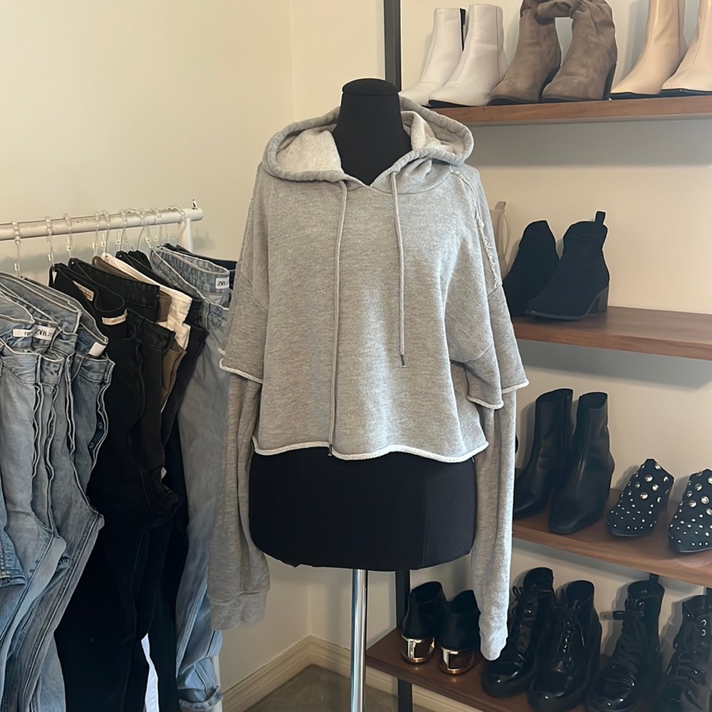 Forever 21 Cropped Gray Sweatshirt Hoodie | Size L